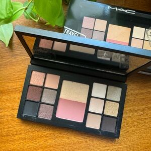 MAC TRAVEL EXCLUSIVE FLIGHT OF FANTASY EYE AND FACE PALETTE